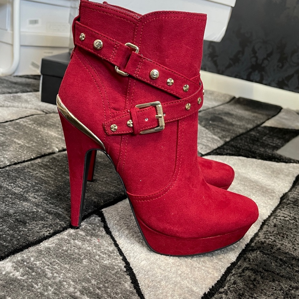 Brand New GUESS Faux-Suede Booties